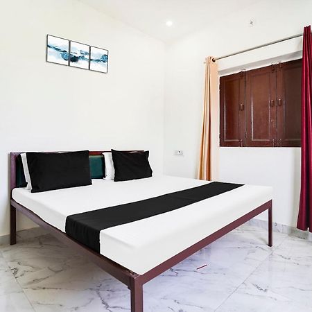 Hotel O The Moon Bareilly Exterior foto