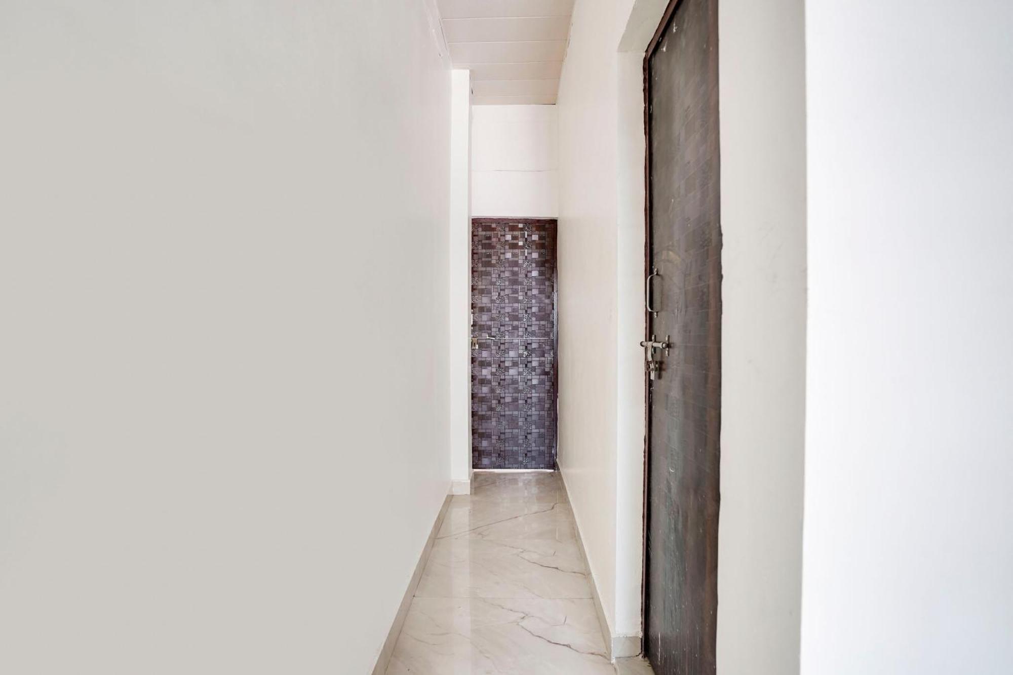 Hotel O The Moon Bareilly Exterior foto