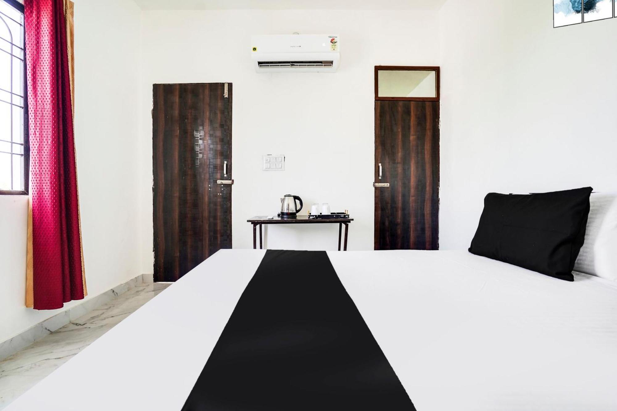 Hotel O The Moon Bareilly Exterior foto